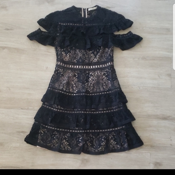 Alice + Olivia Dresses & Skirts - Alice and olivia Black lace dress